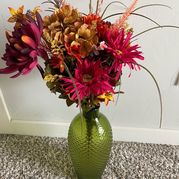 Green Quilt like Pattern Glass Vase - Picture 4 of 7
